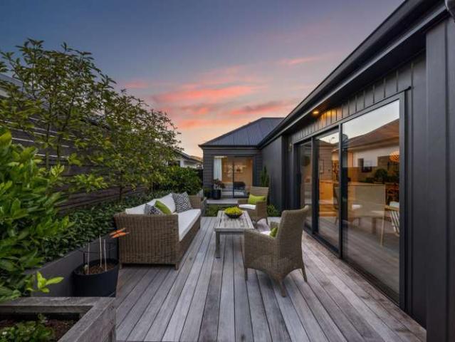House for sale in Chaslands, Canterbury