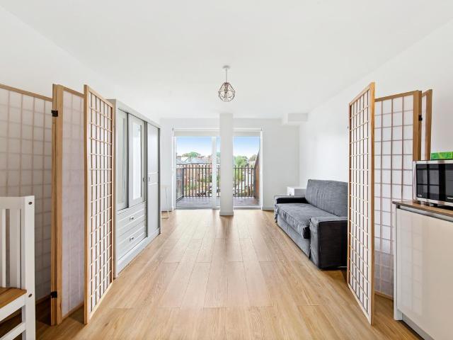 Studio for rent in London Borough of Croydon, Greater London