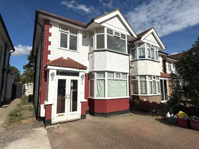 House for rent in Sparrow Farm, Greater London