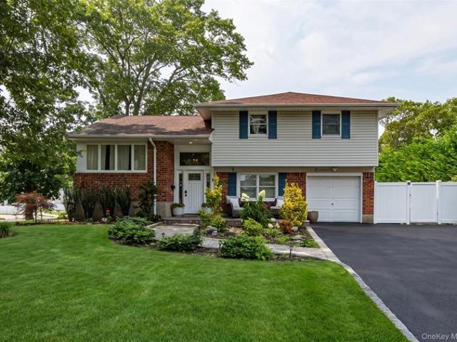 House for rent in Bohemia, New York