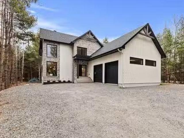 House for sale in Les Collines-de-l'outaouais, Quebec