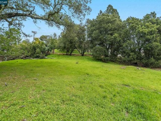 Land for sale in Orinda, California