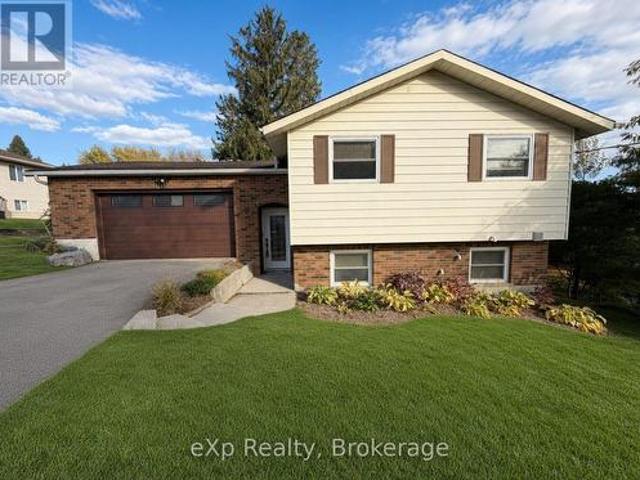 House for sale in Walkerton, Brockton