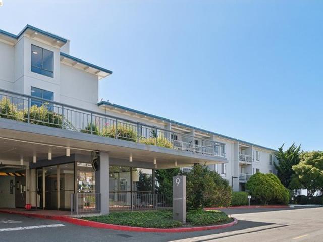 Condo for sale in Emeryville, California