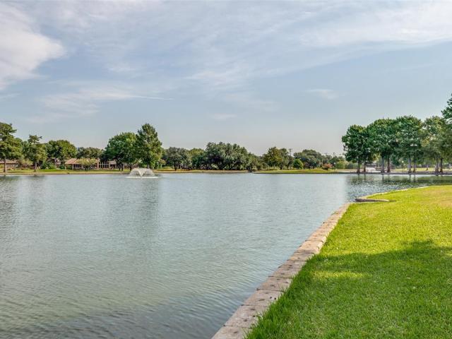 Townhouse for sale in Carrollton, Texas