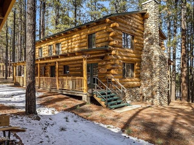 House for sale in Nutrioso, Arizona