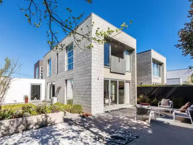 House for sale in Merivale Mall, Fendalton-Waimari-Harewood Community
