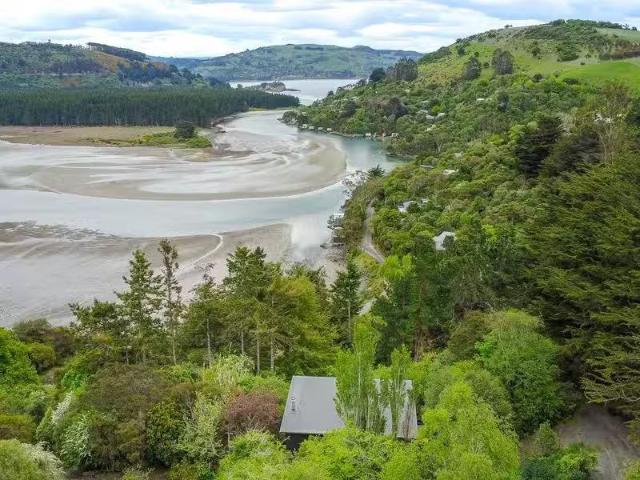 House for sale in Otakou