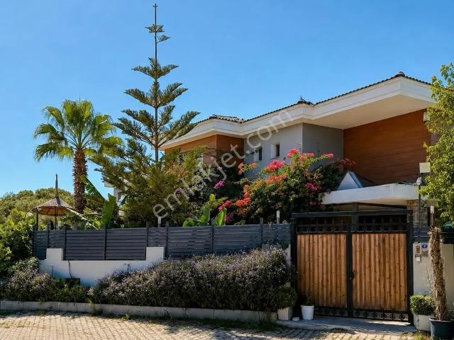 Şifne Mahallesi, Çeşme içerisinde satılık Villa