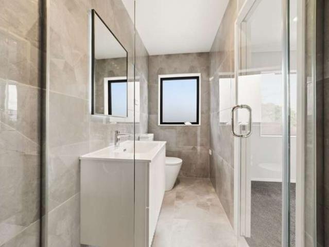 Townhouse for rent in Oratia