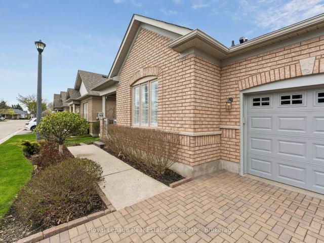 Apartment for sale in Woburn, Ontario