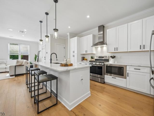 Townhouse for sale in Bloomfield, New Jersey