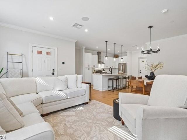 Condo for sale in Bloomfield, New Jersey