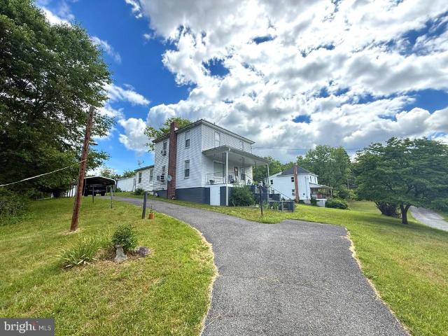 House for sale in Berkeley Springs, West Virginia