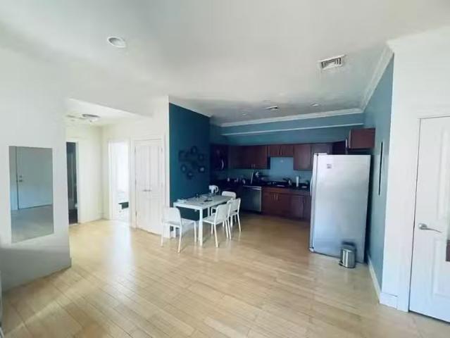 Apartment for rent in Brighton