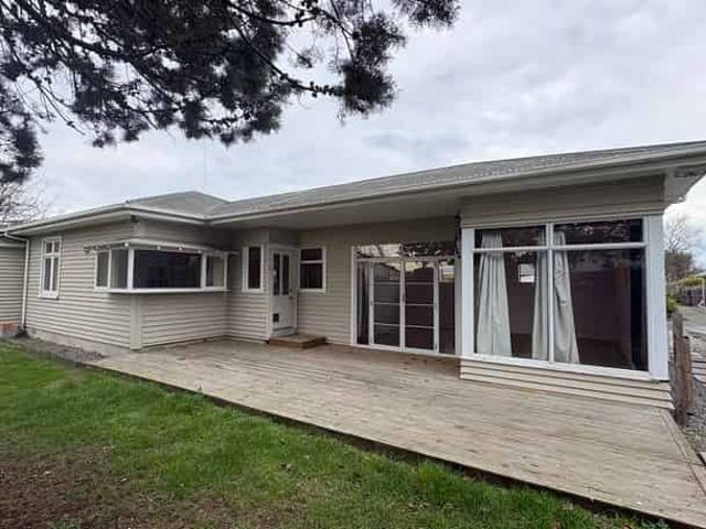 House for rent in Chaslands, Canterbury