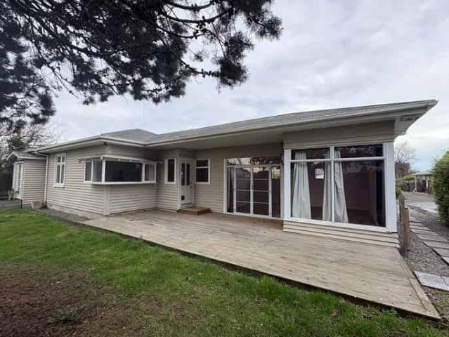 House for rent in Chaslands, Canterbury