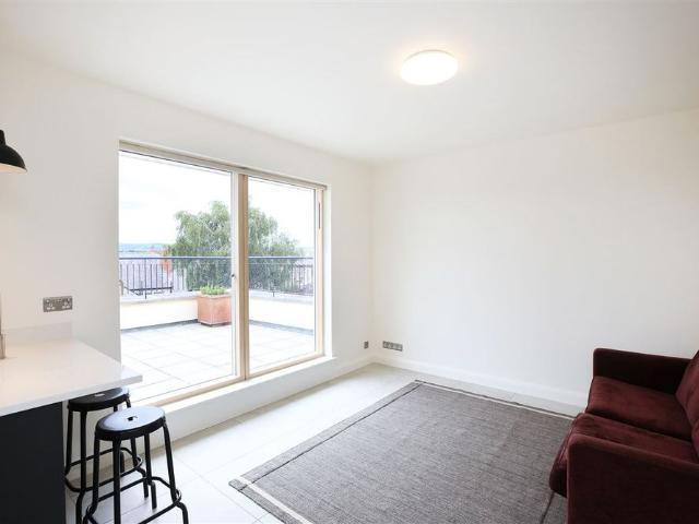 Apartment to rent in Bluebell, North Tipperary
