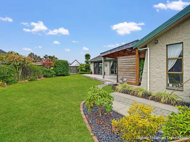 House for sale in Chaslands, Canterbury
