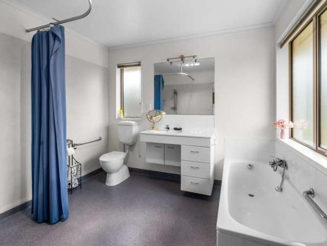 House for sale in Chaslands, Canterbury