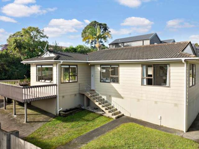 House for sale in Oratia