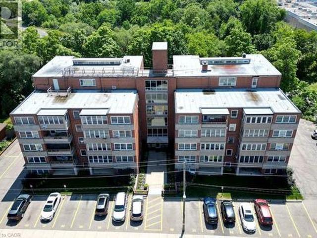 Condo for sale in Ancaster, Ontario