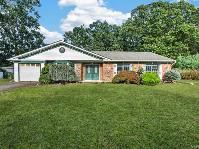 House for sale in Coram, Town of Brookhaven