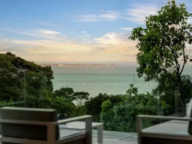House for sale in Oratia