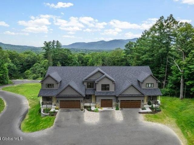 Townhouse for sale in Diamond Point, New York