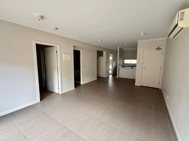 Townhouse for rent in Lynbrook Estate, Melbourne