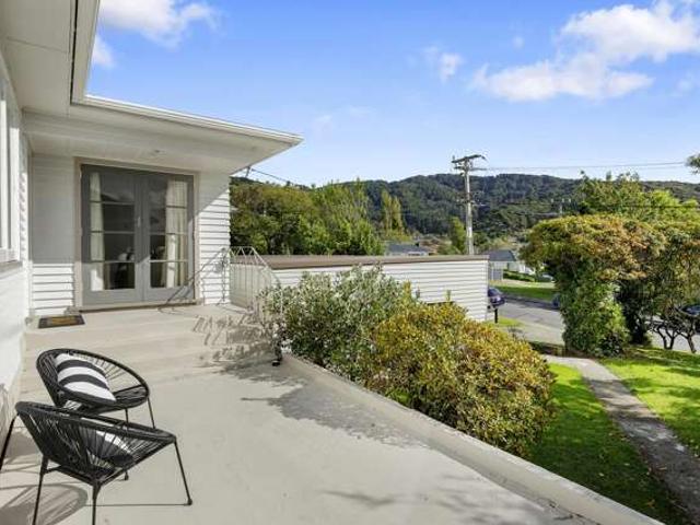 House for sale in Days Bay, Wellington