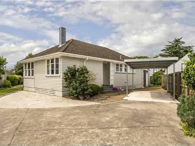 House for rent in Chaslands, Canterbury
