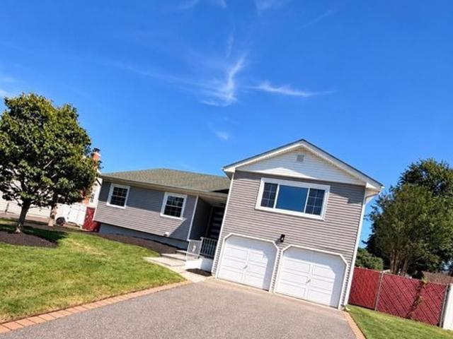 House for sale in Kings Park, Town of Smithtown