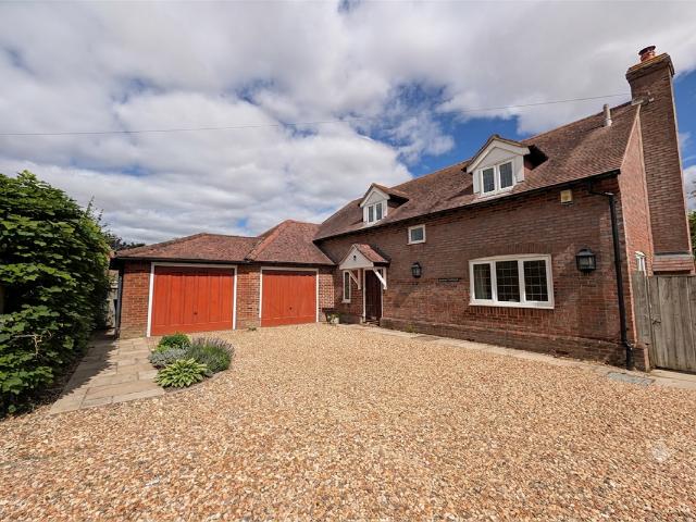 House for rent in Stone with Bishopstone and Hartwell, Buckinghamshire