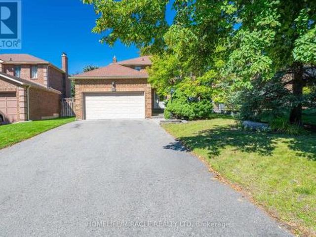 House for sale in Brampton, Golden Horseshoe