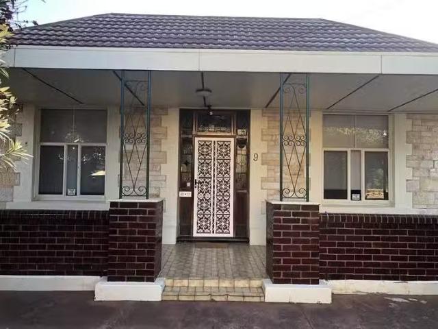 House for rent in Torrensville Plaza