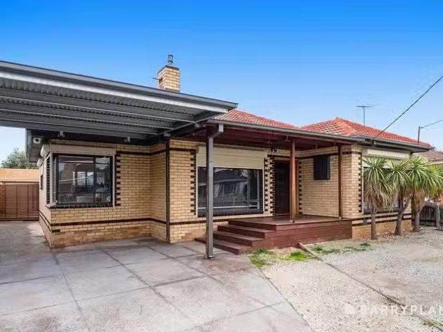 House for rent in Sunshine West, Victoria