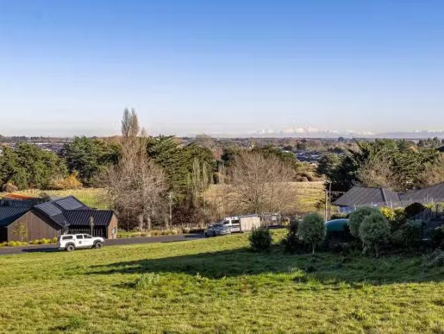 House for sale in Chaslands, Canterbury