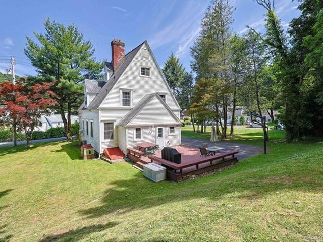 House for sale in Southfields, New York
