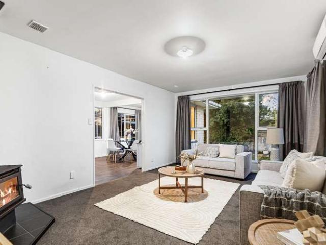 House for sale in Chaslands, Canterbury