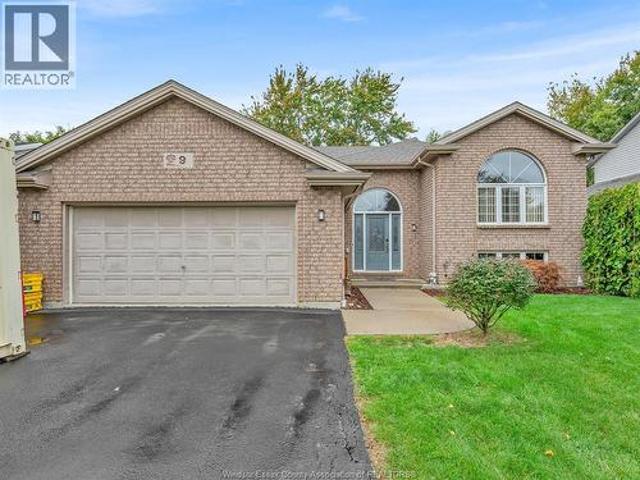 House for sale in Cottam, Kingsville