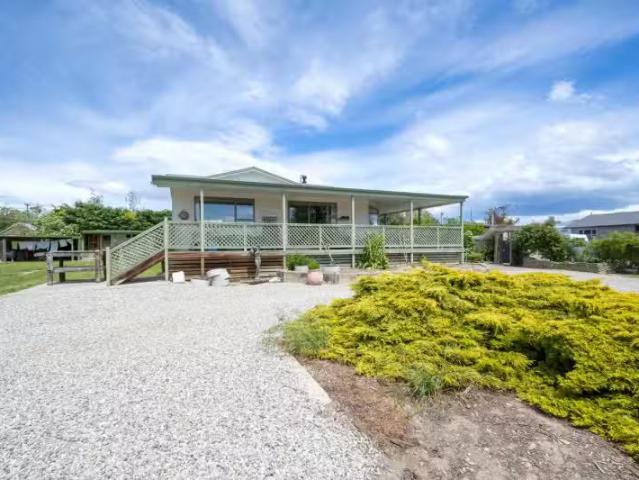 House for sale in Otakou