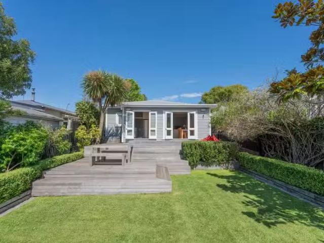 House for sale in Chaslands, Canterbury