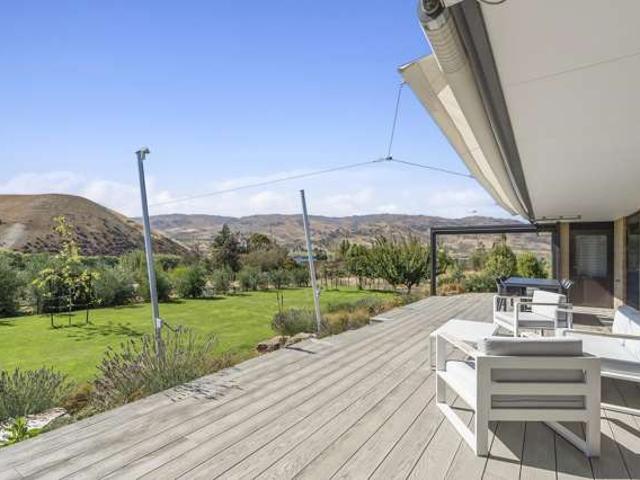 House for sale in Otakou