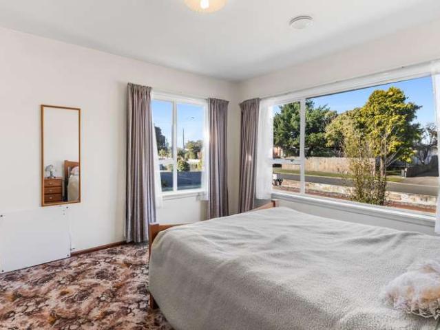 House for sale in Chaslands, Canterbury