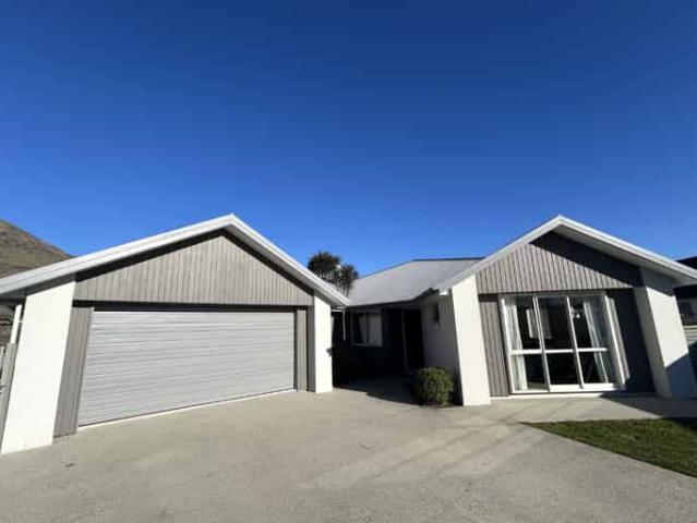 House for rent in Otakou