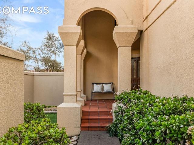 Townhouse for sale in San Carlos