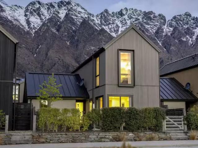 House for sale in Otakou