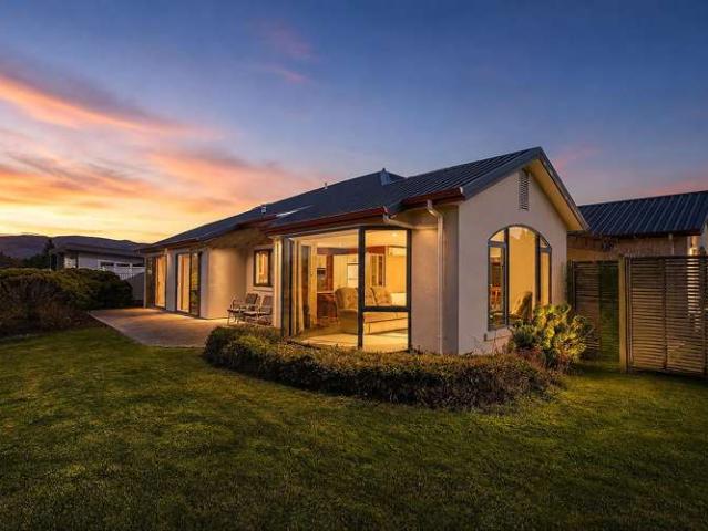 House for sale in Otakou