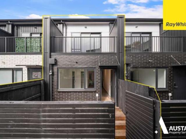 Townhouse for rent in Oratia